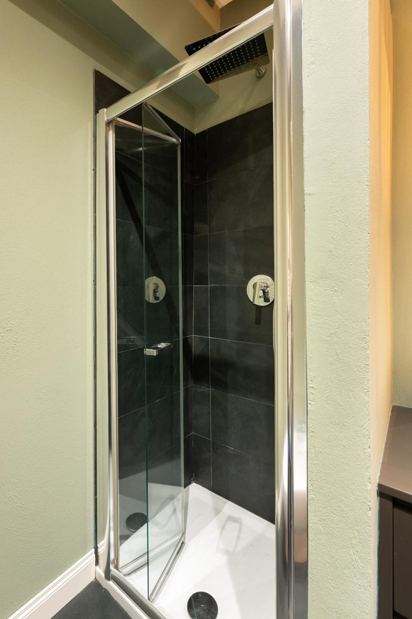 Tg - One Bedroom Luxury Apartment In The Fashion District Florenţa Exterior foto